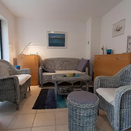 Arboretum Apartment *